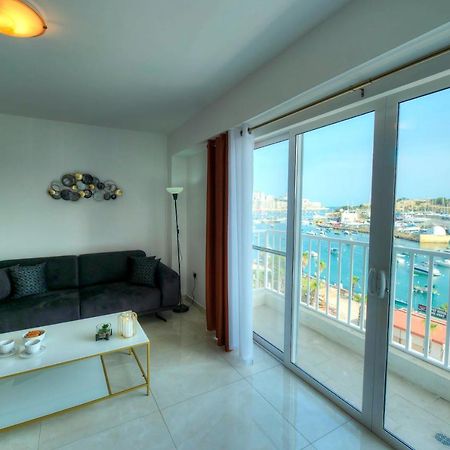 Seafront Beautifully Furnished 2 Bedrooms Gogzr-3 Gzira Exterior photo